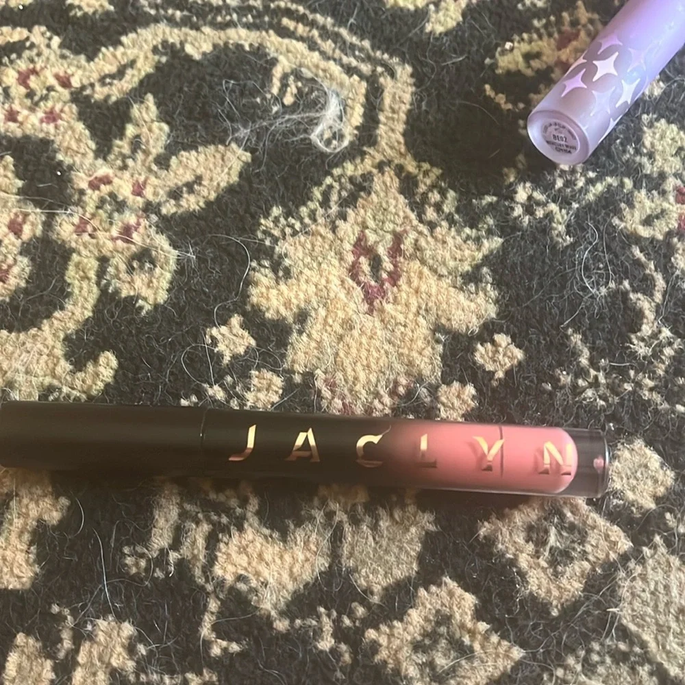 Never used Jaclyn cosmetics liquid lipstick 💄 in outspoken